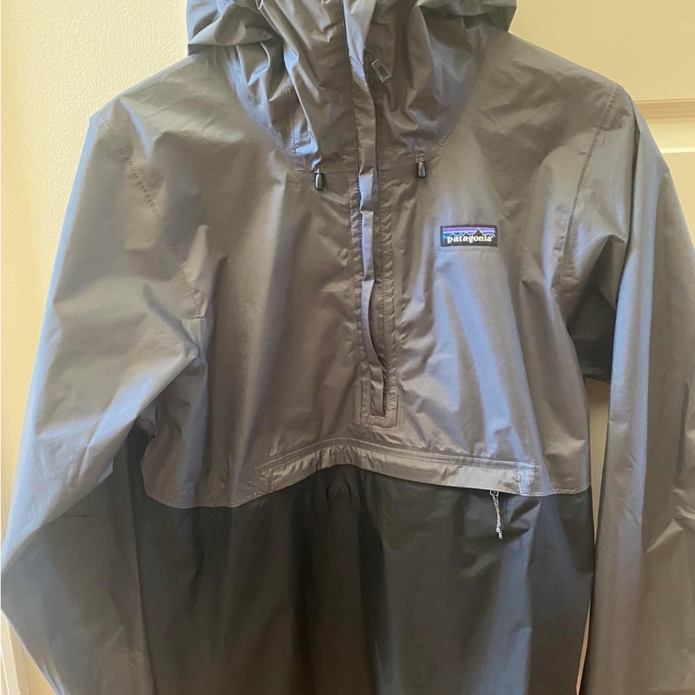 Patagonia Pullover with hood